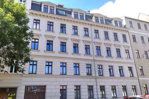 Ruhige 2-Zimmer-Wohnung in historischem Gebäude mit Balkon