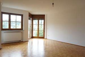 Von Privat: Besondere  4,5 Zimmer Wohnung in Stuttgart Ost