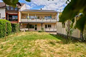 Charmantes Zweifamilienhaus/DHH mit wunderschönem Garten in guter Lage von Dietzenbach – Offenbach (Kreis) – Vorschaubild 2