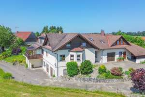 Wohnhaus mit drei Einheiten, Wintergarten und großem Grundstück in unverbaubarer Ortsrandlage – Die vollständige Adresse der Immobilie erhältst du vom Anbieter., 88339 Bad Waldsee – Vorschaubild 3