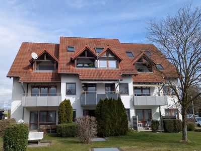 Attraktive 2-Zimmer-Wohnung mit 2 Balkonen und 2 TG-Stellplätzen in Tettnang-Pfingstweid