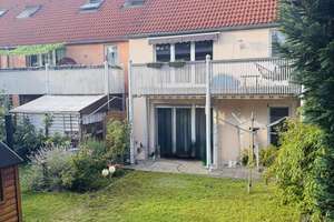 Reihenmittelhaus mit zwei Wohnungen in einer angenehmen Wohnsiedlung