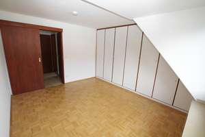 Renovierte, helle Dachgeschosswohnung im Grünen mit Balkon und Echtholzparkett – Auf'm Kahr 11, 45239 Fischlaken, Essen – Vorschaubild 10