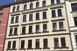 "Altbau-Charme trifft Balkonidylle – 3 Zimmer zum Ankommen und Wohlfühlen"