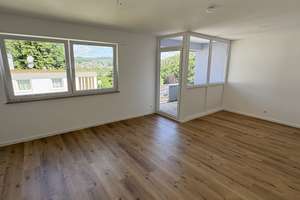 Erstbezug nach Sanierung! Tolle 4-Zimmer Wohnung in Siegen-Eiserfeld