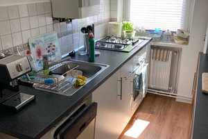 Helle 3-Zi.Wg mit großer, schöner Dachterrasse, EBK, Keller. Zentral aber sehr ruhig – Hannover – Vorschaubild 7
