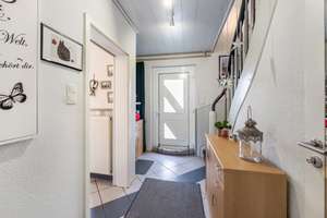 Charmantes Reihenhaus mit Garten & Doppelgarage – flexibel nutzbarer Grundriss – Die vollständige Adresse der Immobilie erhältst du vom Anbieter., 59557 Lippstadt – Vorschaubild 3