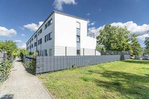 Modernes Reihenendhaus mit Dachterrasse und Parkblick – Die vollständige Adresse der Immobilie erhältst du vom Anbieter., 13059 Neu-Hohenschönhausen, Berlin – Vorschaubild 1