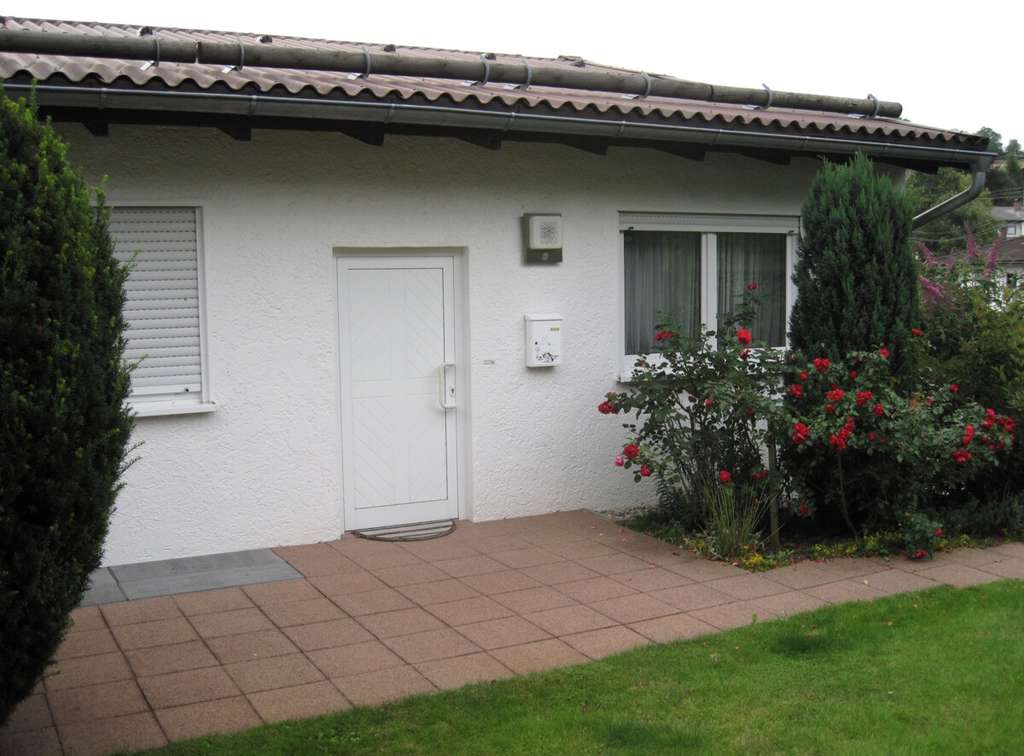 Immobilie in Waldbrunn - 1-Familienhaus oder zwei getrennte Wohnungen: ganz nach Ihrem Flächenbedarf! - Bild 0