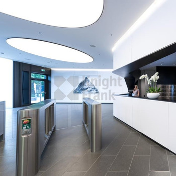 Repräsentatives Bürogebäude in Toplage – Modernes Arbeiten im Herzen Frankfurts