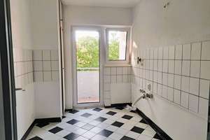 Helle 3-Zi-Wohnung ohne Küche, 72 qm mit Potenzial - nur für 2 Personen keine WG