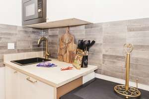 Stilvoll modernisiert: 2,5-Zimmer-Wohnung in Köln-Ehrenfeld – Subbelrather Straße 331, 50825 Ehrenfeld (Ortsteil), Köln – Vorschaubild 34