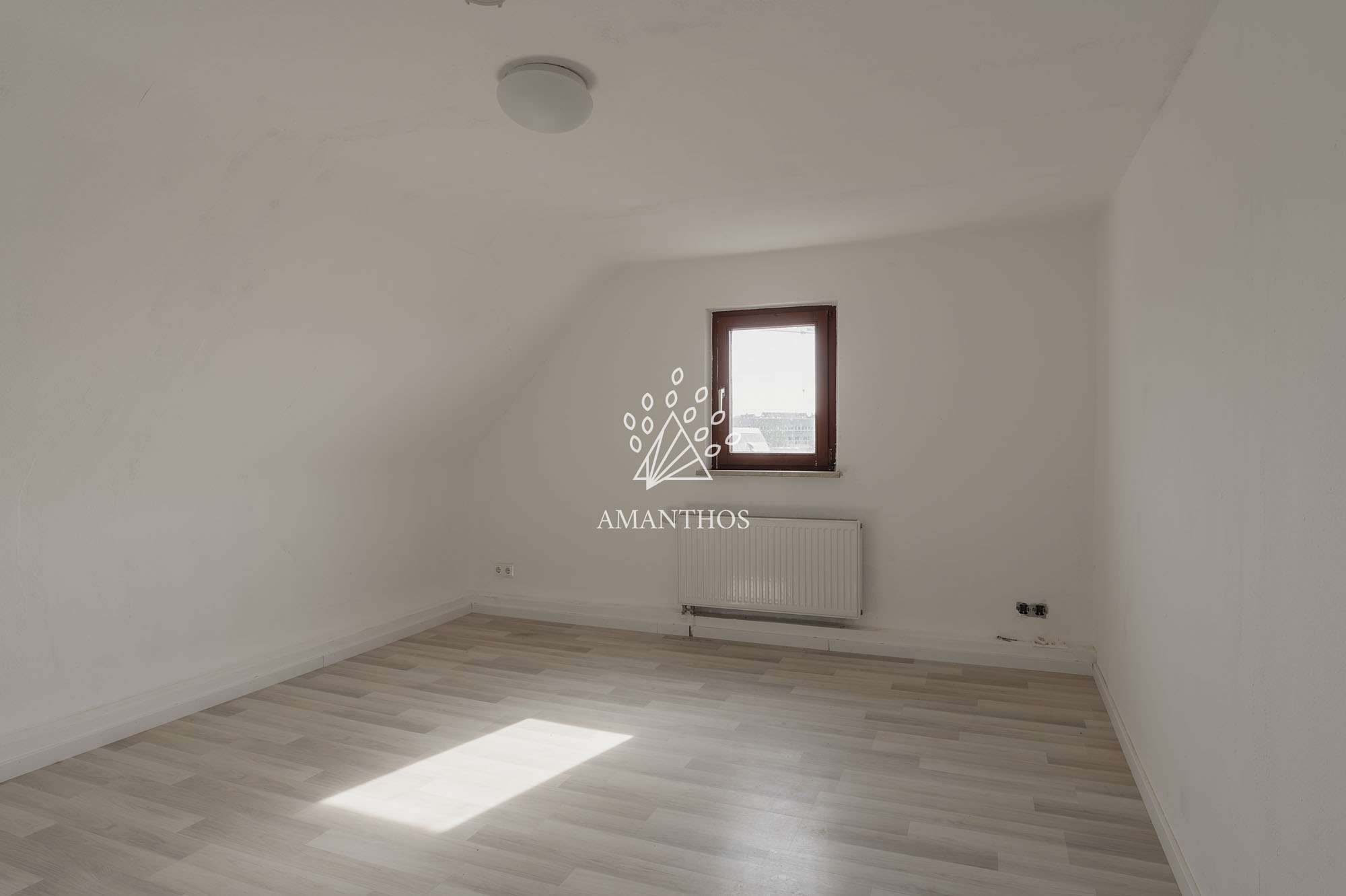 Immobilie in Ludwigsburg - Das Haus mit Entwicklungspotential I Modernisierungsbedürftige Immobilie für Hobbyhandwerker in LuBu - Bild 2