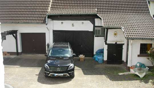 Bild von Gartenparadies mit Terrassen, Pool, Scheune und Garage, Wohnhaus mit 2 WE