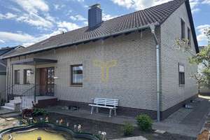 Einfamilienhaus mit viel Raum für Ihre Wohnideen – Die vollständige Adresse der Immobilie erhältst du vom Anbieter., 38442 Sülfeld, Wolfsburg – Vorschaubild 2