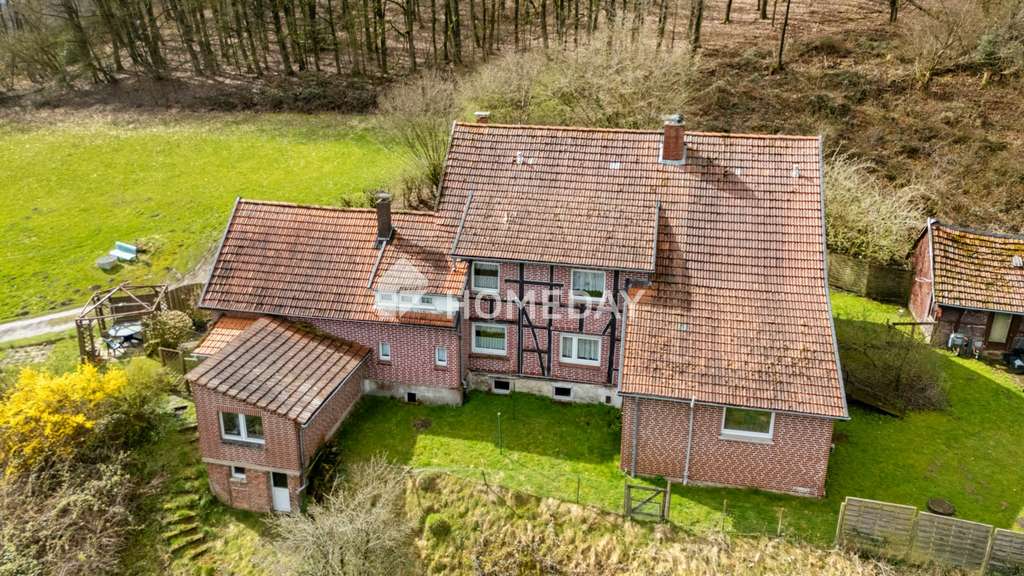 Immobilie in Vlotho - Historisches Wohnhaus mit großzügigem Grundstück und vielseitigen Nutzungsmöglichkeiten - Bild 2