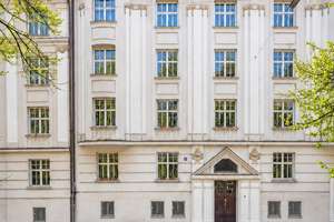Charmante Stil-Altbauwohnung mit großem Balkon. Zeitlose Schönheit & echtes Wohngefühl. – Die vollständige Adresse der Immobilie erhältst du vom Anbieter., 80797 Neuschwabing, München – Vorschaubild 12