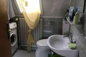 Gemütliche 2 ZKB Dachwohnung mit Balkon + Stellplatz ab 01.10.26 – Die vollständige Adresse der Immobilie erhältst du vom Anbieter., 76889 Dörrenbach – Vorschaubild 4