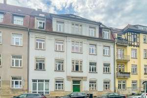 Balkon + 4 Zimmer + Altbau