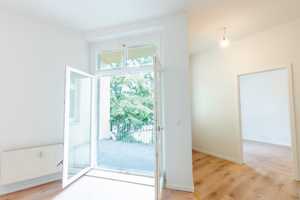 Frisch renovierte 2-Zimmer-Wohnung mit Balkon in Berlin-Wilhelmsruh – 50 m² in guter Lage – Berlin – Vorschaubild 1