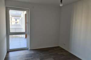 Moderne 2-Zimmer-Wohnung mit Balkon 1.OG, Fahrstuhl, Fußbodenheizg, smart Home, TG mit 11kW Wallbox – Europaplatz 17/19, 99091 Gispersleben, Erfurt – Vorschaubild 3