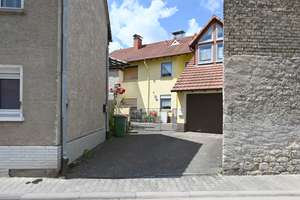 **PROVISIONSFREI** Ist doch toll: Ein Haus zum Selbstbezug und eins als Kapitalanlage