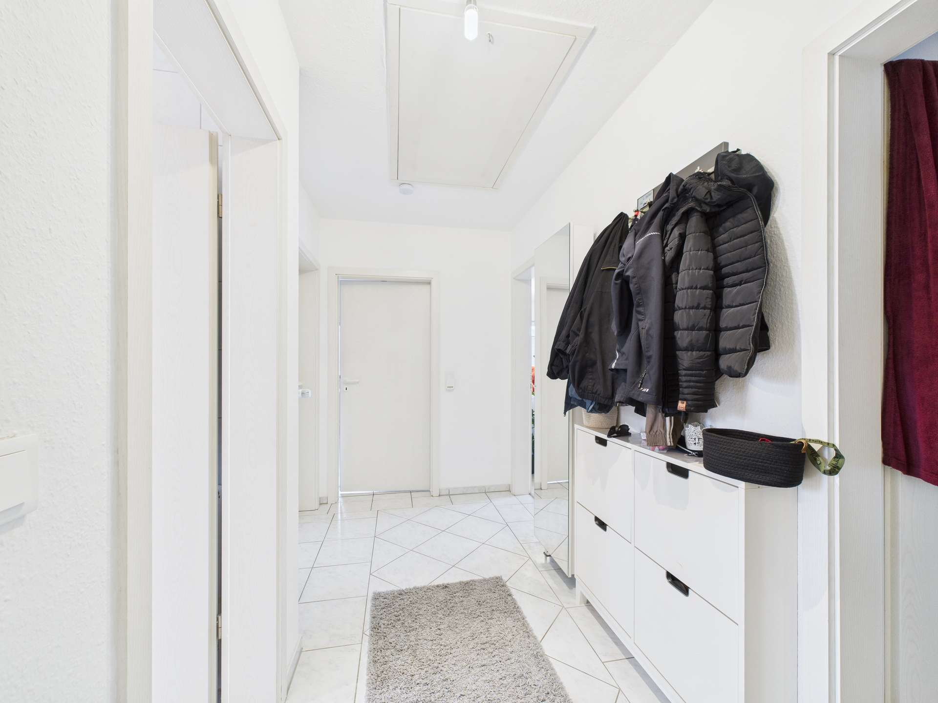 Moderne 3-Zimmer-Obergeschosswohnung mit Balkon und Ausbaureserve, Oldenburg Kreis – Bild 2