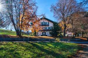 Historisches Mehrfamilienhaus mit zusätzlichem Baurecht – Die vollständige Adresse der Immobilie erhältst du vom Anbieter., 83727 Schliersee – Vorschaubild 1