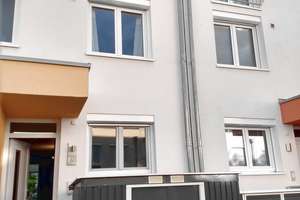 Reihenmittelhaus, 5 Zimmer, EBK, 2 Bäder, 2 Terrassen + Garten.  2 Parkplätze, Niedrige NK !  – Fanny de la Roche Weg 32, 55126 Finthen, Mainz – Vorschaubild 12