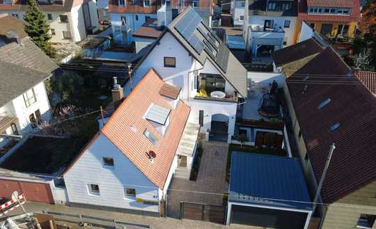 Liegenschaft mit zwei Häusern und großer Einliegerwohnung!