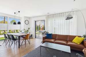 Modernes Familienhaus mit Wintergarten, 3 Bädern in ruhiger Lage – Die vollständige Adresse der Immobilie erhältst du vom Anbieter., 86199 Göggingen-Ost, Augsburg – Vorschaubild 4