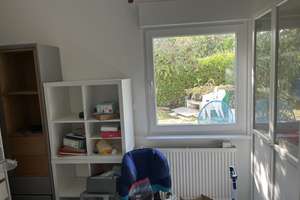 Möbliertes modernes 6,5-Zimmer Haus mit hellem Wohnzimmer , tolle Terrasse und Einbauküche – 71229 Leonberg – Vorschaubild 24