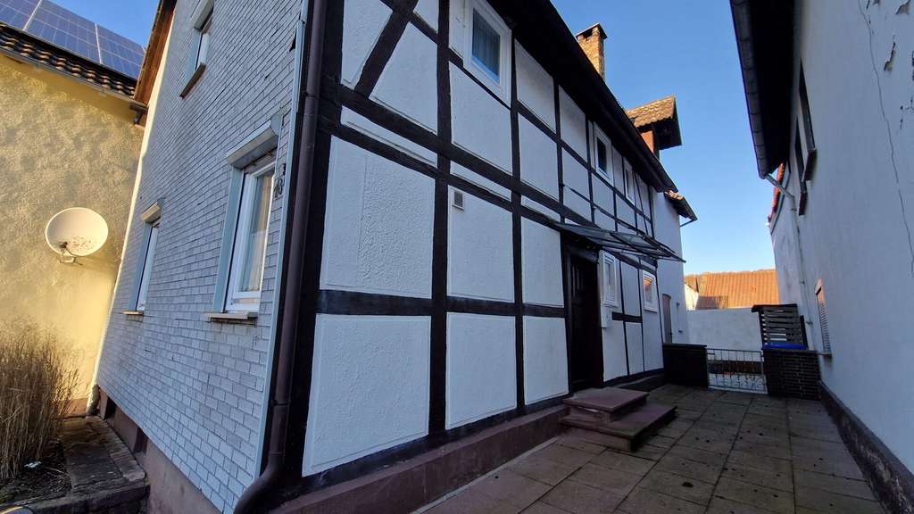 Immobilie in Beverungen - Einfamilienhaus mit Garage am Weserradweg - Bild 3