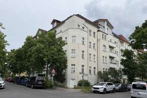 Vermietete, helle, geräumige Dachgeschosswohnung in bester Lage – Die vollständige Adresse der Immobilie erhältst du vom Anbieter., 13156 Niederschönhausen, Berlin – Vorschaubild 1