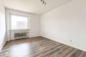 Renoviertes Wohnen mit Balkon und zwei Schlafzimmern – Die vollständige Adresse der Immobilie erhältst du vom Anbieter., 27570 Geestendorf, Bremerhaven – Vorschaubild 4