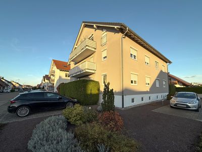 Moderne und effiziente 3-ZKB inkl. Einbauküche, Balkon und 2 Stellplätze