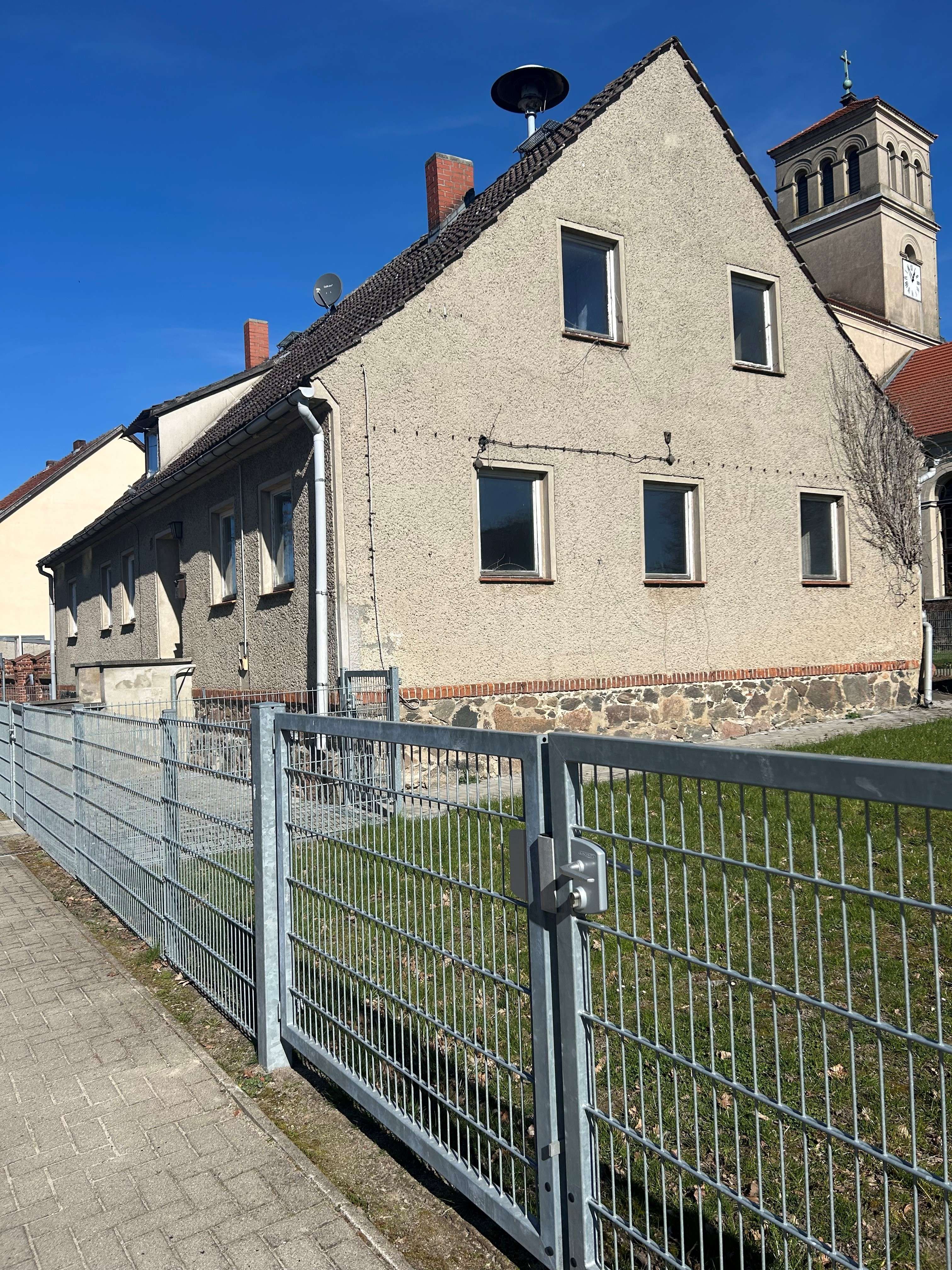 Reserviert - Großzügiges Mehrfamilienhaus mit Entwicklungspotenzial, Ostprignitz Ruppin Kreis – Bild 1