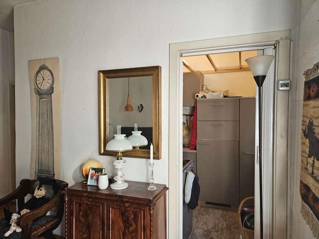 Immobilie in Detmold - Detmold-Hiddesen: Flexibles Hauskonzept - perfekt für Teilvermietung, WGs oder Handwerker - Bild 2