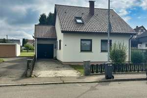 Gepflegtes Einfamilienhaus in schöner Lage von Albstadt – Die vollständige Adresse der Immobilie erhältst du vom Anbieter., 72461 Albstadt – Vorschaubild 1