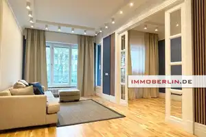 IMMOBERLIN.DE - Feine Altbauwohnung mit Südloggia für den Ersteinzug nach Sanierung beim Preußenpark – Berlin – Vorschaubild 1