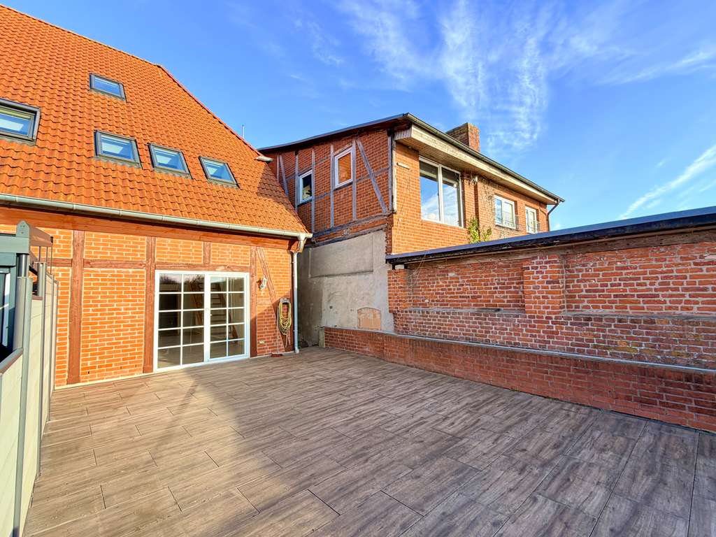 Immobilie in Schönberg - Endreihenhaus mit Oberteichblick – 42 m² Terrasse und Stellplatz in zentraler Lage - Bild 2