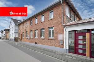 Zweifamilienhaus mit Gewerbe (Schreinerei) in Schaafheim
