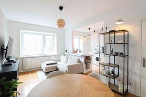 Ruhig gelegen & bestens angebunden: 2,5-Zimmer-Wohnung in Winterhude – Die vollständige Adresse der Immobilie erhältst du vom Anbieter., 22299 Winterhude, Hamburg – Vorschaubild 2