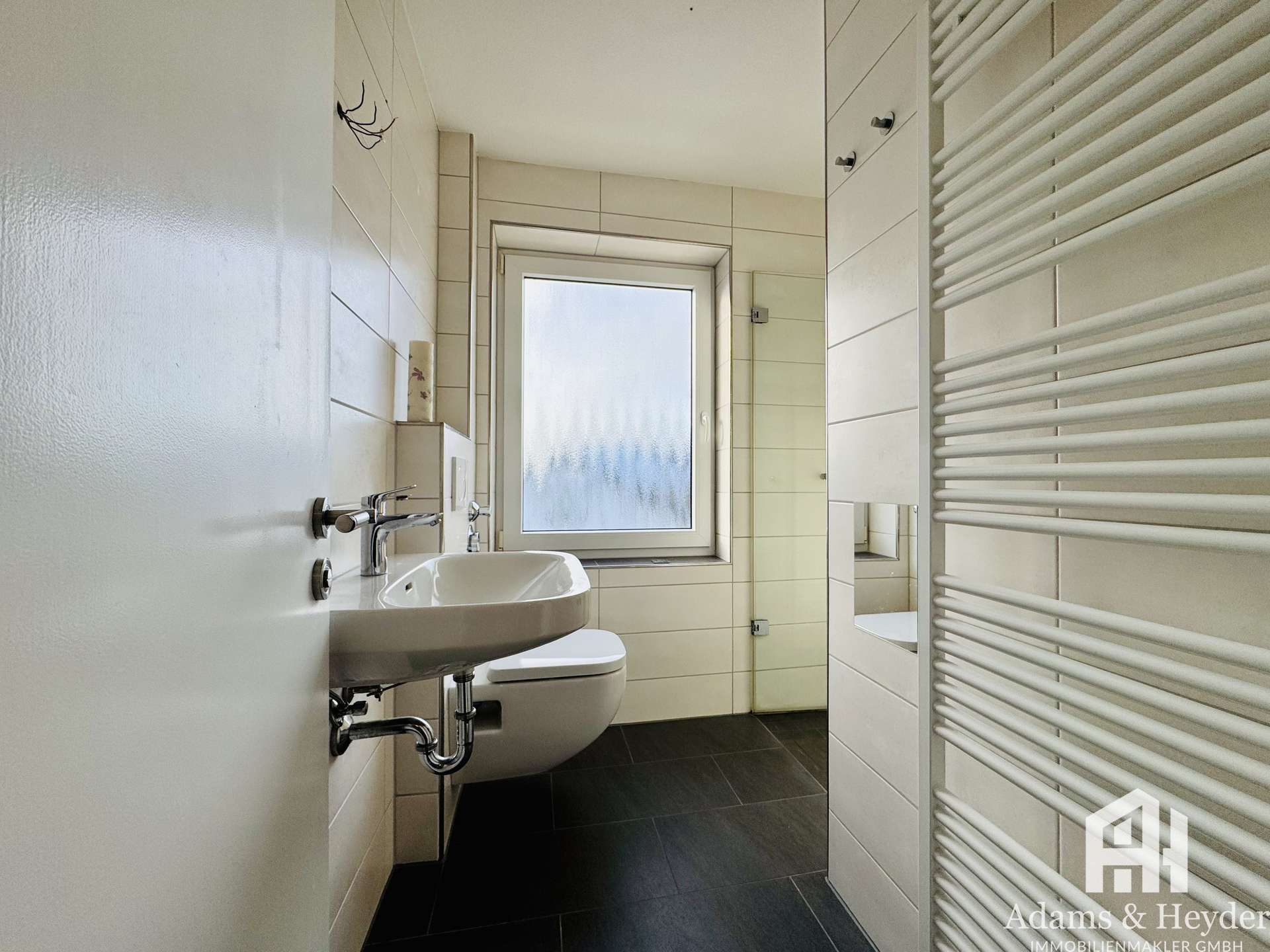 Immobilie in Schauenburg - Aufgepasst! Eigennutzer mit Vermietung oder Mehrgenerationenlösung im beliebten Elgershausen - Bild 3