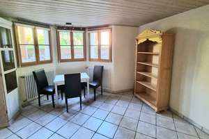 Geschmackvolle, neuwertig möblierte Wohnung m. Wohnbereich, EBK u. sep . Bad in Vörstetten