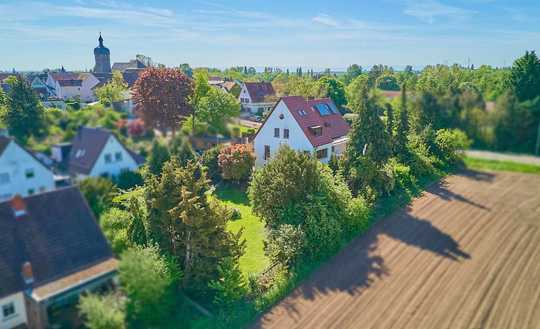 MIT BAUPLATZ! Großzügiges Anwesen mit Geschichte, Charakter und Weitblick!