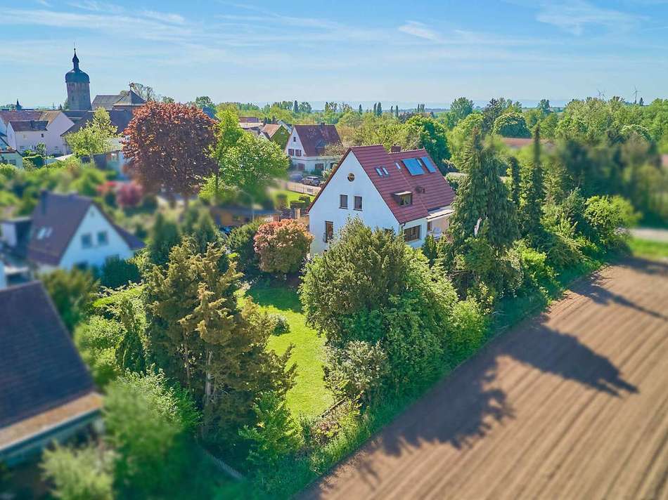 Ansicht mit Garten-Bauplatz