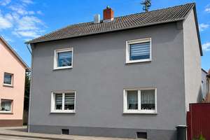 Gepflegtes Einfamilienhaus mit zwei Garagen und sonnigem Garten in Ludwigshafen-Edigheim – 67069 Edigheim, Ludwigshafen am Rhein – Vorschaubild 2