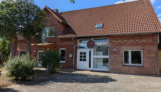 Bild von Geräumiges,  13-Zimmer-Mehrfamilienhaus in Hillerse