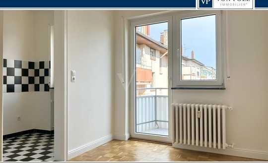 Erstbezug nach Renovierung: Moderne Wohnung mit zwei Balkonen